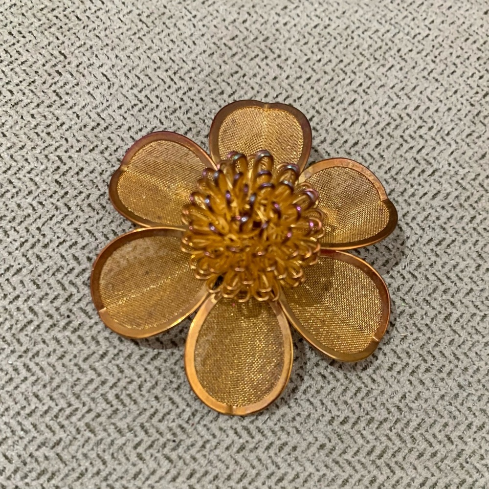 Vintage Gold Tone Mesh Flower Brooch
